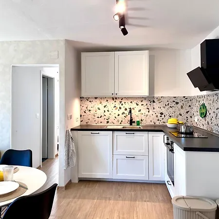Santa Lucia App Apartman Oprtalj